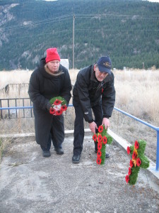 Jennifer Douglass & Andy English, laying wreaths for Margaret Robertson & her 2 family members who gave their lives in WWI.